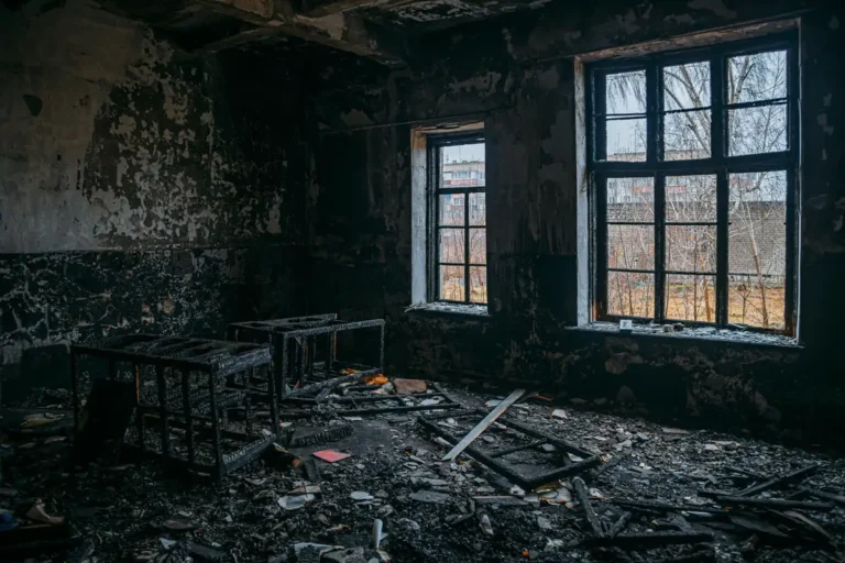 Czyszczenie po pożarach w Mińsku Mazowieckim