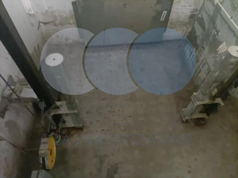 Wypompowywanie wody z szybu windy